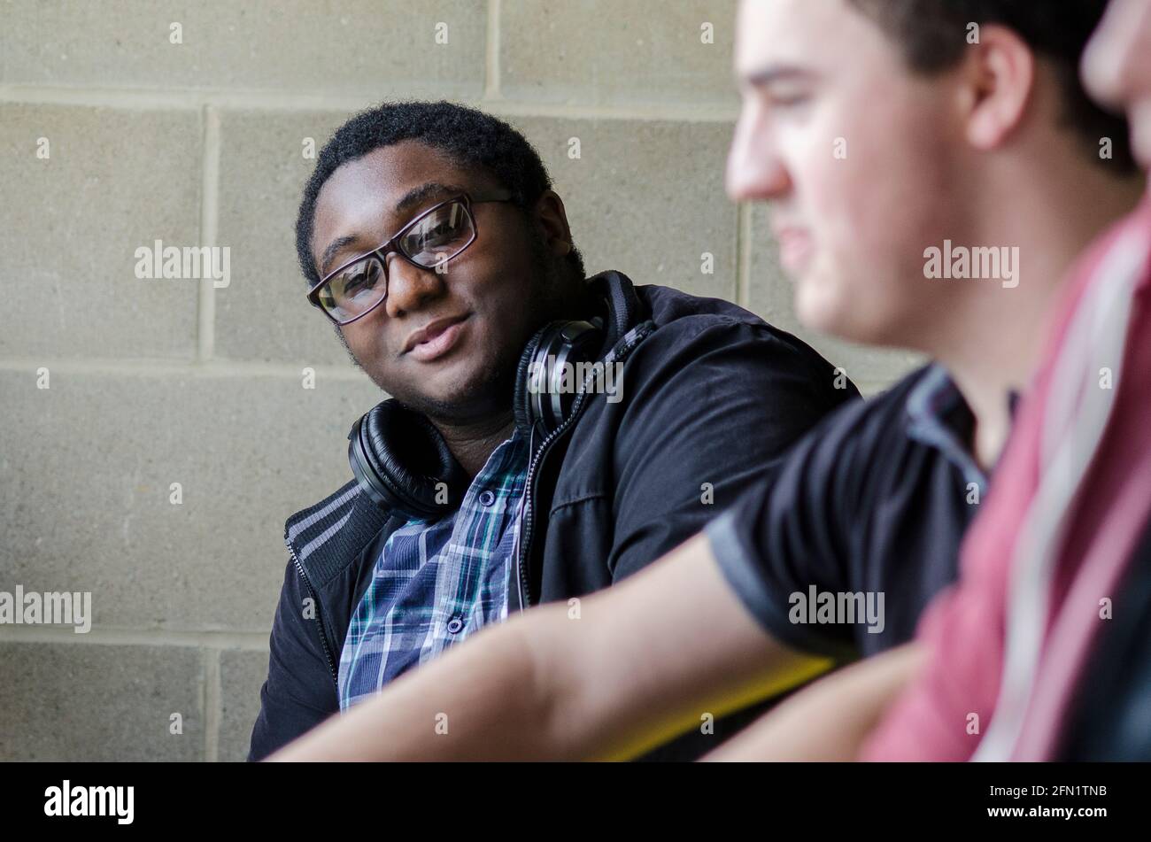 Sechste Form Student, Junge Menschen in der Bildung, UK Bildung, junge Erwachsene in der Bildung, junge Erwachsene im Bildungsbereich, junge Menschen in der sechsten Form Stockfoto