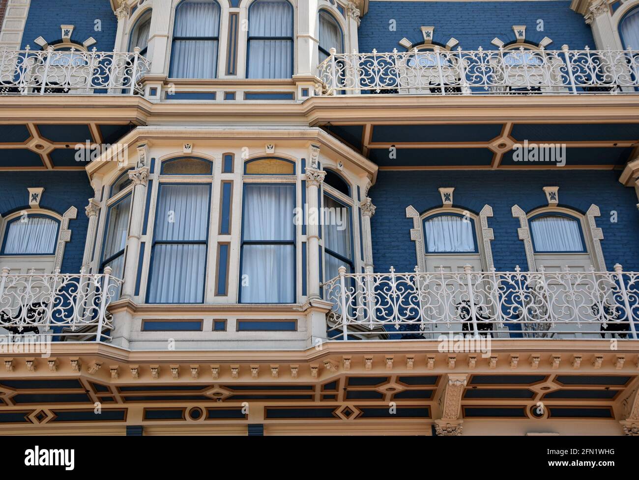 Blick von der Fassade auf das historische Horton Grand Hotel im italienischen viktorianischen Stil im San Diego Gaslamp Quarter in Kalifornien, USA. Stockfoto