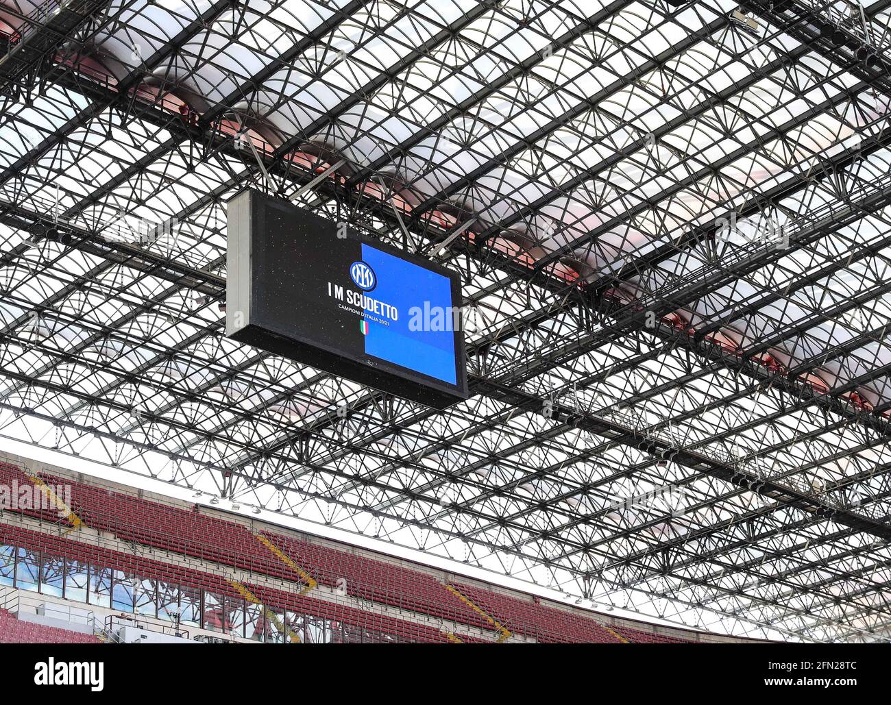 Blick auf das Stadion während der Serie A 2020/21 Fußball Spiel zwischen FC Internazionale und AS Roma bei Giuseppe Meazza S/LM Stockfoto