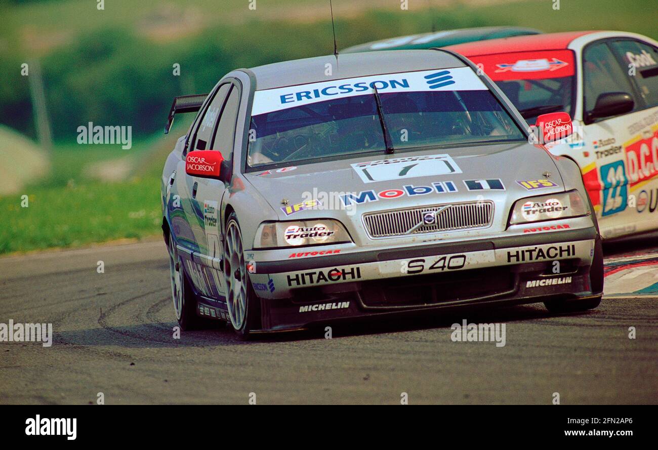 Rickard Rydell fährt in der BTCC-Meisterschaft 1999 in der Runde 5th und 6th auf der Thruxton-Rennstrecke mit einem Volvo S40 Stockfoto