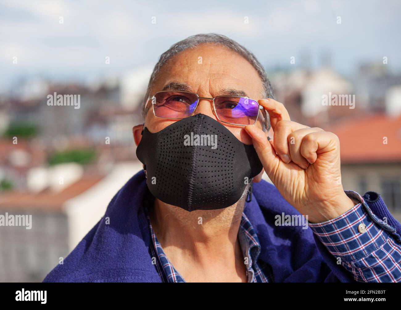 Senior Man Mask Virus Pandemiebrille Coronavirus Stockfoto