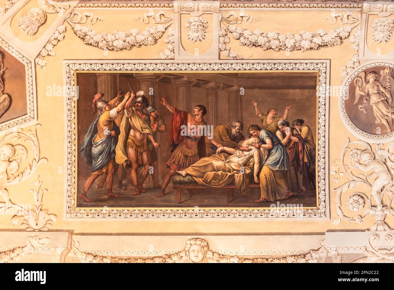 Ansicht der Malerei in der Mitte der dekorierten Wand in Alter italienischer Palast Stockfoto
