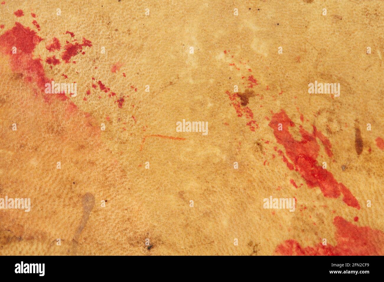 Altes Pergamentleder mit roten Siegelwachsflecken, Texturhintergrund Stockfoto