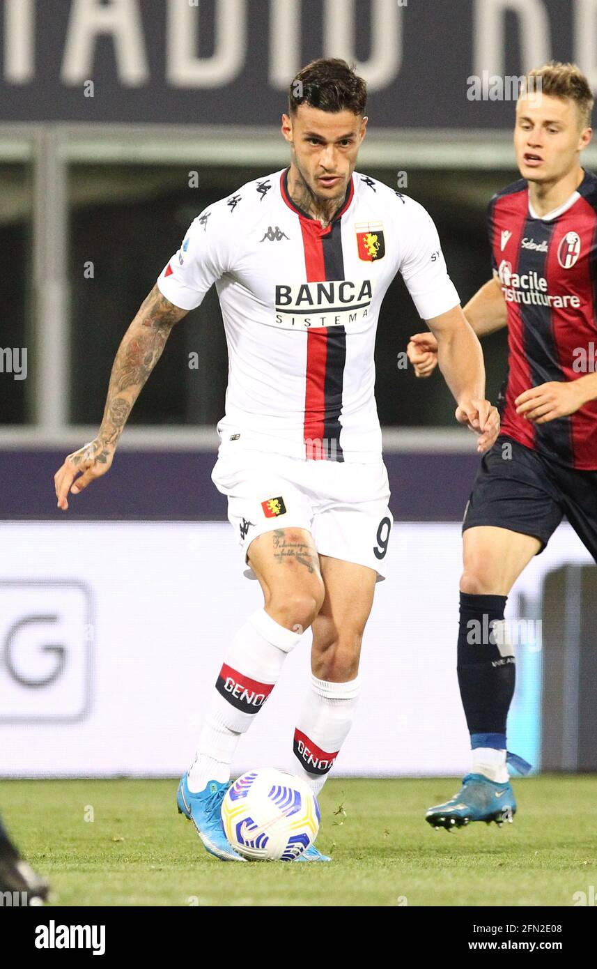 Gianluca Scamacca Genoa Football Club Wahrend Des Italienischen Fussballmatches Serie A Bologna F C Gegen Genua C F C Bei Der Lm Stockfotografie Alamy