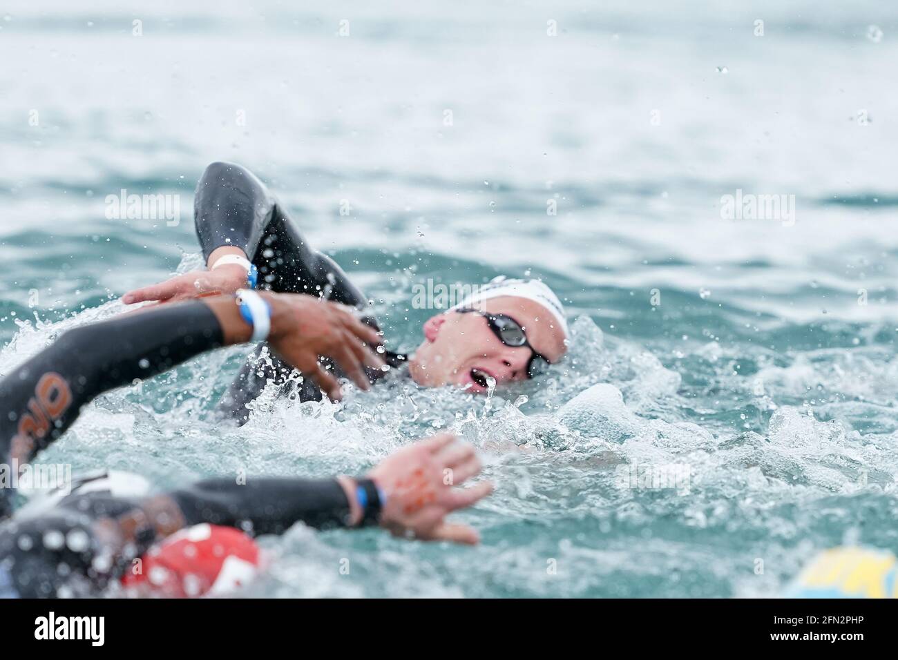 Budapest, Ungarn. Mai 2021. BUDAPEST, UNGARN - 13. MAI: Fähre Weertman aus den Niederlanden, die während der LEN-Europameisterschaft im Freiwasserschwimmen am Lupa-See am 13. Mai 2021 in Budapest, Ungarn, an den 10 km der Männer teilnimmt (Foto: Andre Weening/Orange Picics) Credit: Orange Pics BV/Alamy Live News Stockfoto