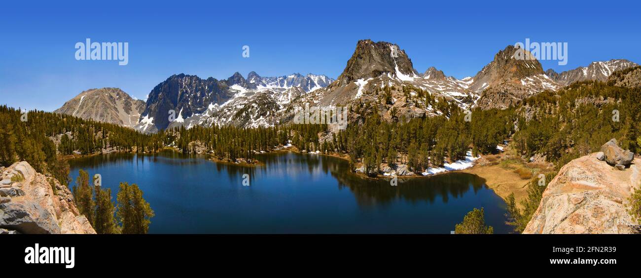 Berge und See, Sierra Nevada, Kalifornien, Amerika, USA Stockfoto