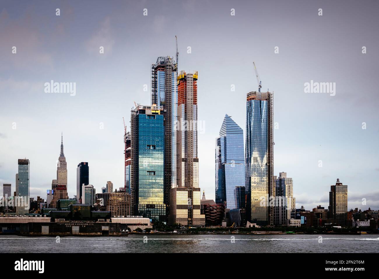 New York City, USA - 23. Juni 2018: Wolkenkratzer im Hudson Yards Bereich in der West Side von Manhattan im Bau Stockfoto