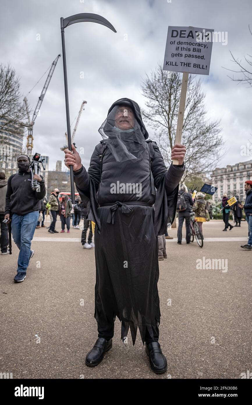 Tötet Den Bill-Protest. Tausende von Demonstranten versammeln sich im Hyde Park, um gegen ein geplantes ‘„Anti-Protest“-Gesetz zur Polizeikriminalität zu demonstrieren. London, Großbritannien Stockfoto
