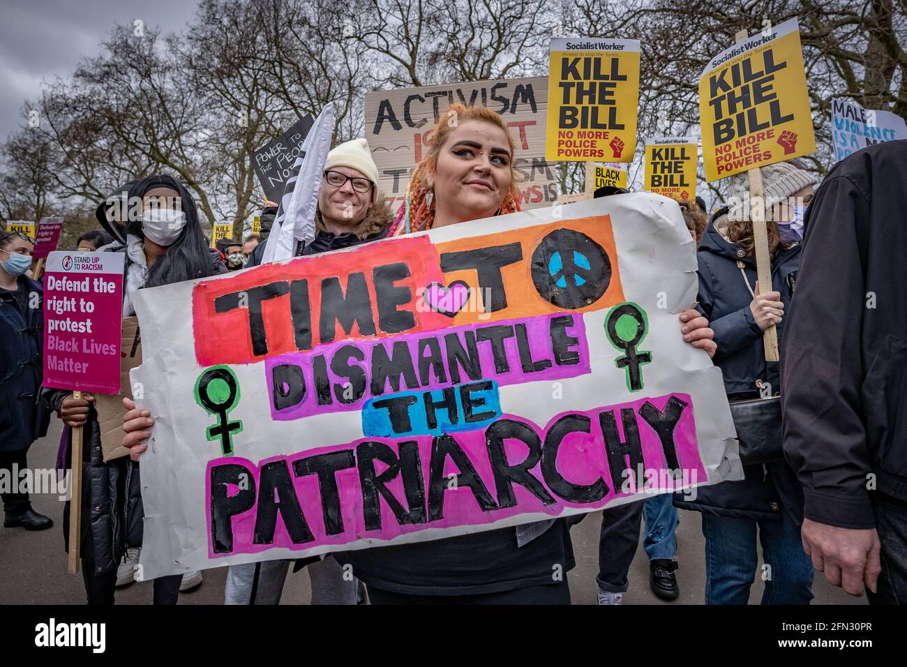 Tötet Den Bill-Protest. Tausende von Demonstranten versammeln sich im Hyde Park, um gegen ein geplantes ‘„Anti-Protest“-Gesetz zur Polizeikriminalität zu demonstrieren. London, Großbritannien Stockfoto