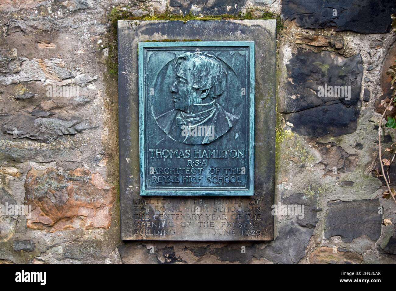 Gedenktafel für Thomas Hamilton RSA (1784-1858), schottischer Architekt, in Old Calton Burial Ground, Edinburgh, Schottland, Großbritannien. Stockfoto