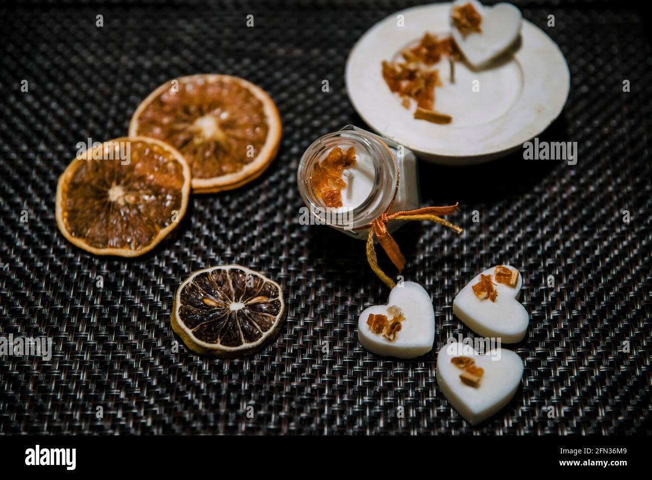 Duftkerzen von verschiedenen Geschmack, um Ihr Zuhause, Bad, Partytisch zu schmücken. Stockfoto