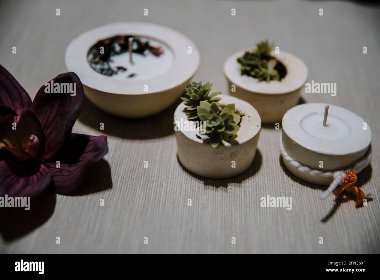 Duftkerzen von verschiedenen Geschmack, um Ihr Zuhause, Bad, Partytisch zu schmücken. Stockfoto