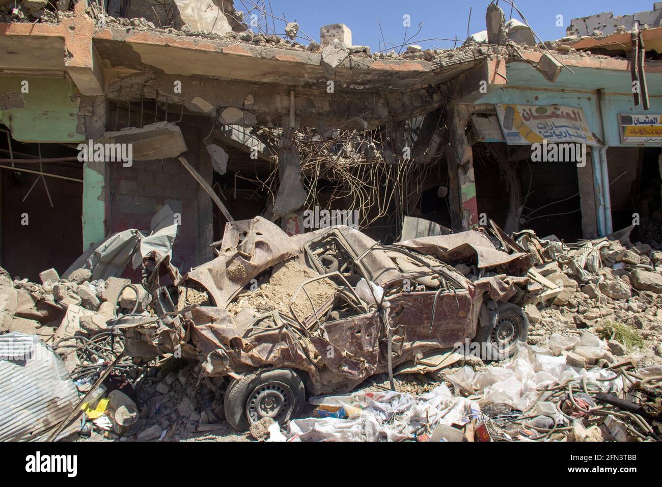 Zerstörung von Gebäuden und Eigentum in West-Mosul während des Betriebs von Mosul im Jahr 2016-2017. Stockfoto