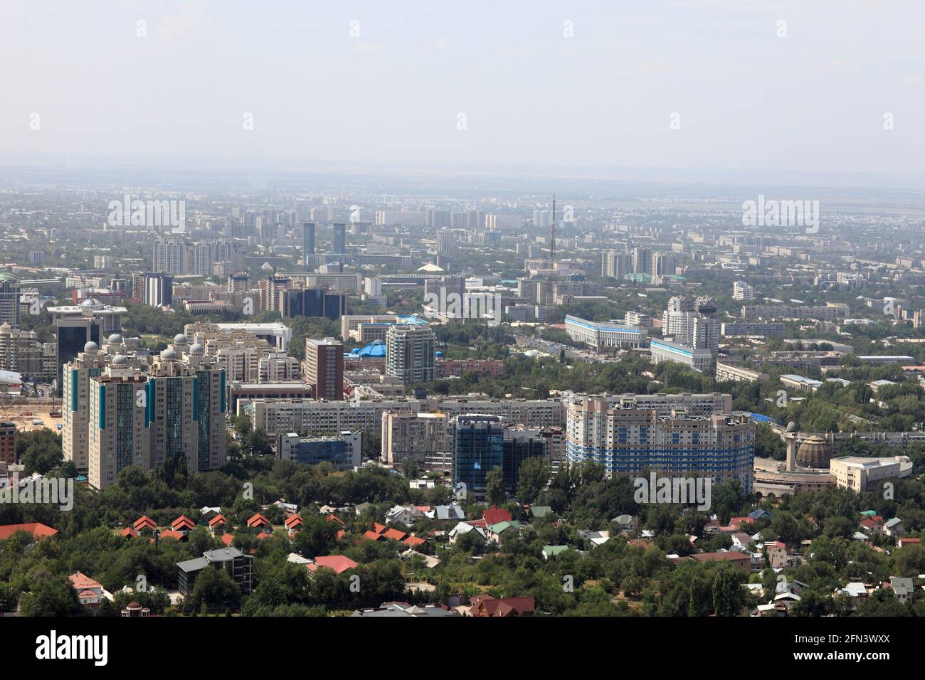 Blick auf Almaty im Sommer, Südkasachstan Stockfoto