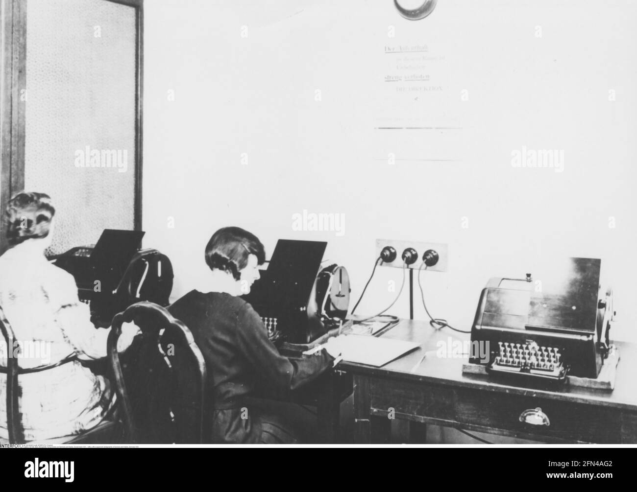 Büro, Büroausstattung, fernschreiber von Siemens und Halske, Deutschland 1931, ZUSÄTZLICHE-RIGHTS-CLEARANCE-INFO-NOT-AVAILABLE Stockfoto