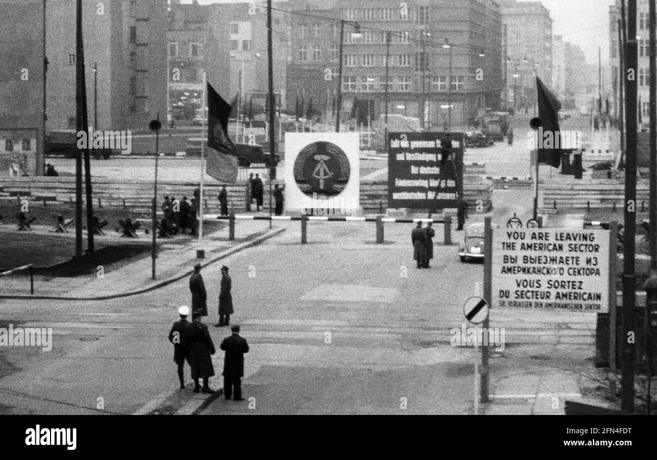 Geographie / Reisen, Deutschland, Berlin, Mauer, Grenzkontrollposten Friedrichstraße, 11.12.1961, ZUSÄTZLICHE-RIGHTS-CLEARANCE-INFO-NOT-AVAILABLE Stockfoto