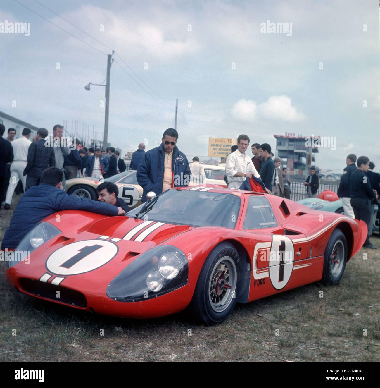 Der siegreiche Ford Mark IV von Dan Gurney - A.J. Foyt beim Training für das 24-Stunden-Rennen von Le Mans 1967. Stockfoto