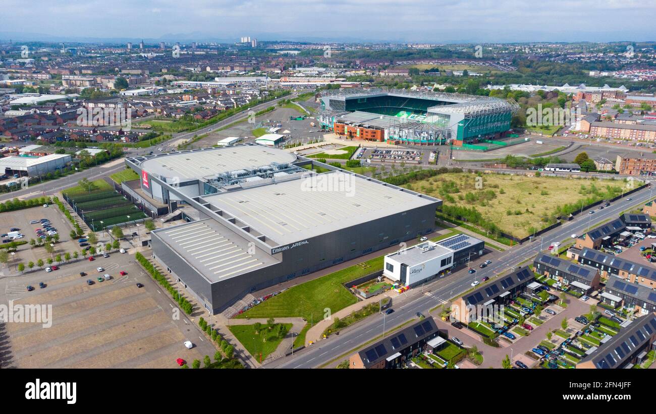 Luftaufnahme der Emirates Arena und des Celtic Park Fußballstadions im East End von Glasgow, Schottland, Großbritannien Stockfoto