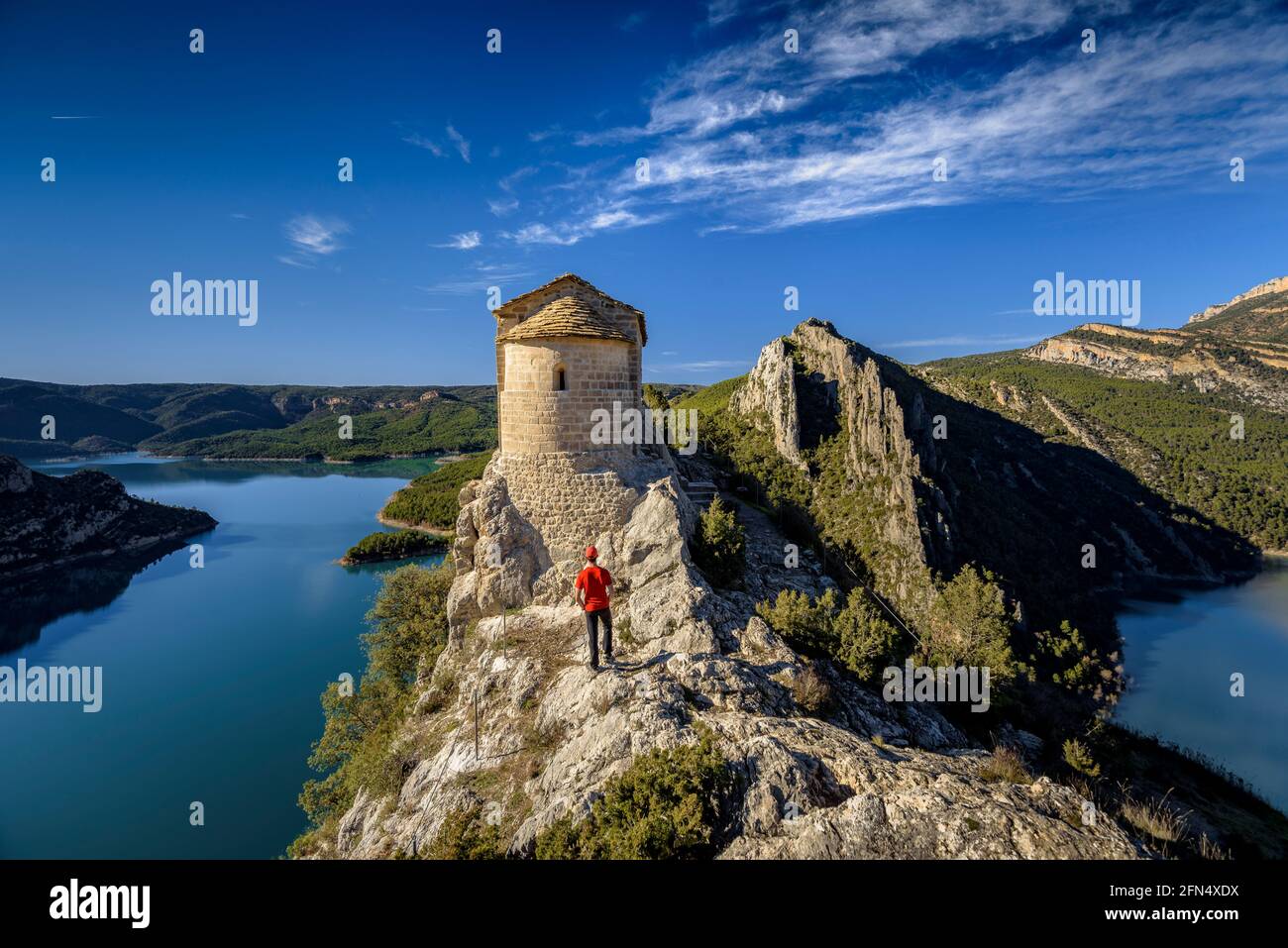Schlucht Congost de Mont-rebei und Einsiedelei La Pertusa (Provinz Lleida, Katalonien, Spanien, Pyrenäen) ESP: Desfiladero de Monrebey y ermita de la Pertusa Stockfoto