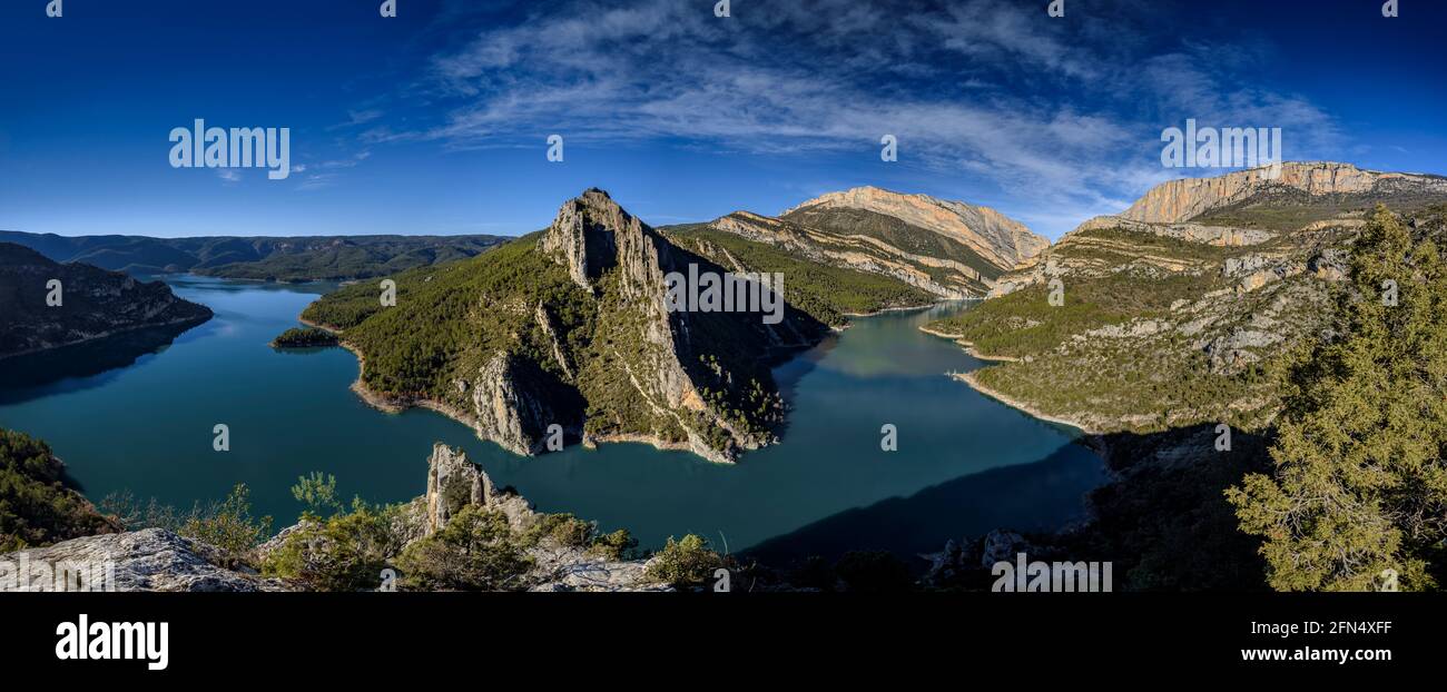 Schlucht des Congost de Mont-rebei von der Einsiedelei La Pertusa (Provinz Lleida, Katalonien, Spanien, Pyrenäen) aus gesehen ESP: Desfiladero de Monrebey o Mont-rebei Stockfoto