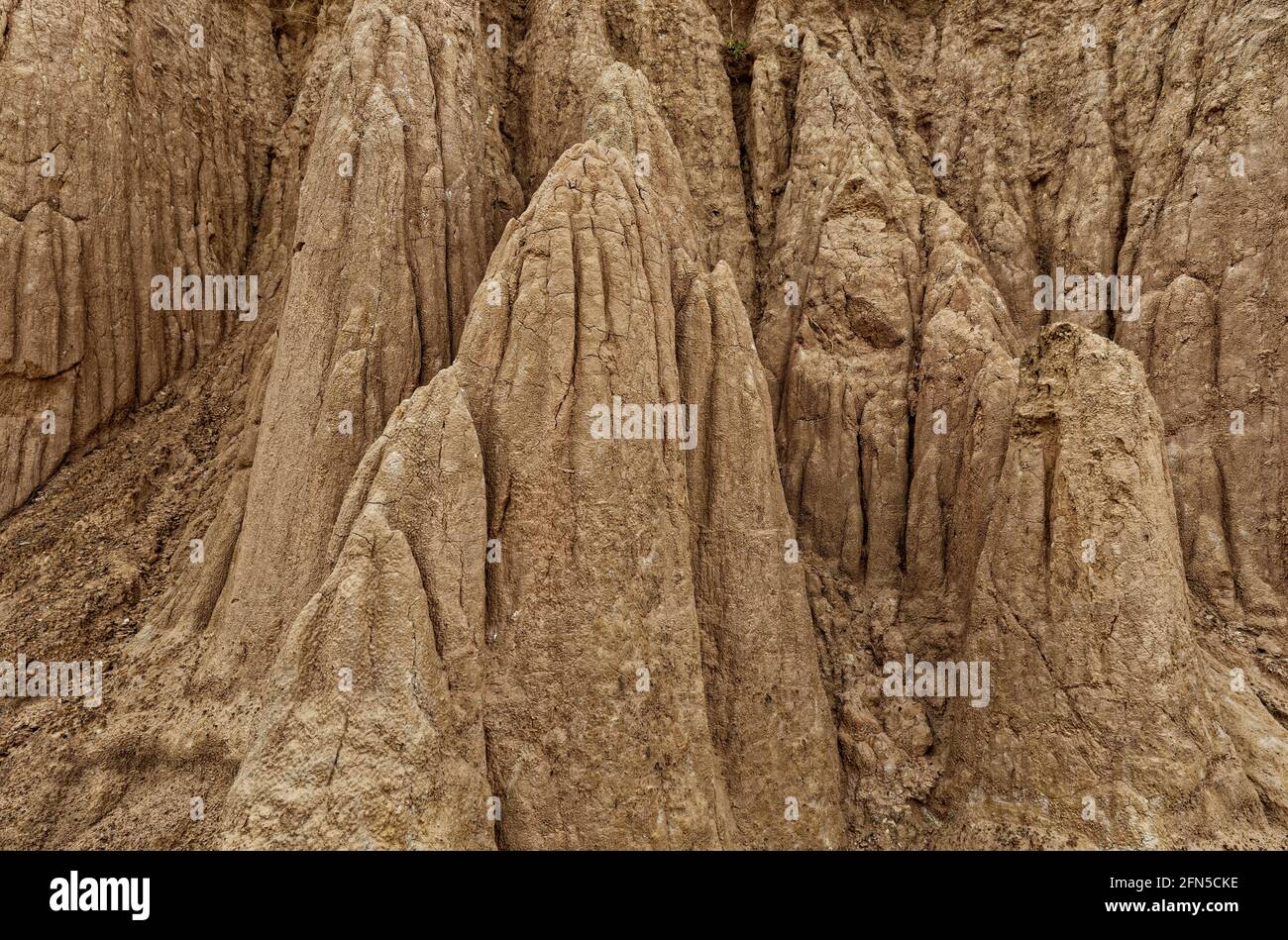 Nahaufnahme eines Felsformationen-Baudenkmals in Sao DIN Na Noi, Nan Thailand Stockfoto