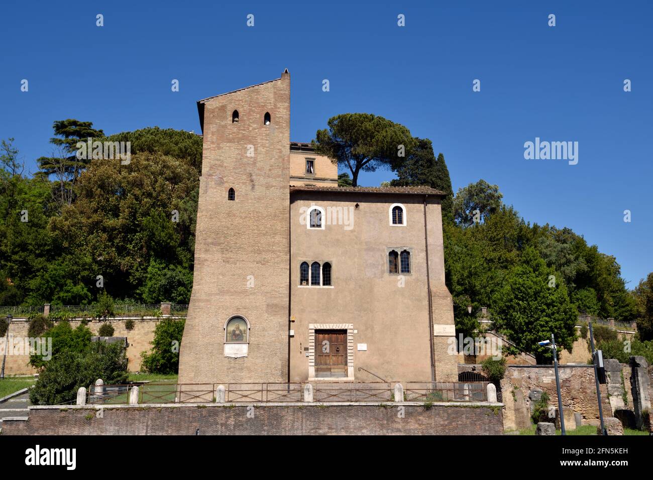 Italien, Rom, Torre dei Pierleoni, mittelalterlicher Turm Stockfoto