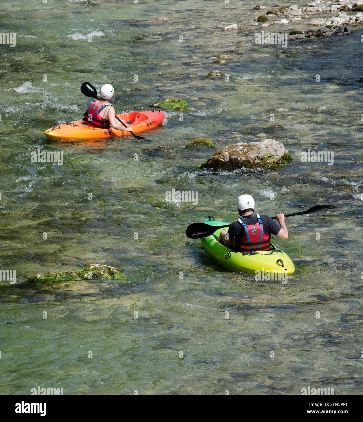 Kajakfahren auf dem Fluss Sava Bohinjika Bohinj Triglav Nationalpark Slowenien Stockfoto