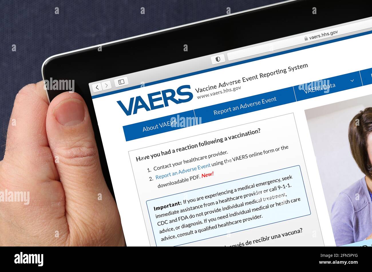 VAERS-Website auf einem iPad angezeigt. (Nur für redaktionelle Zwecke) Stockfoto