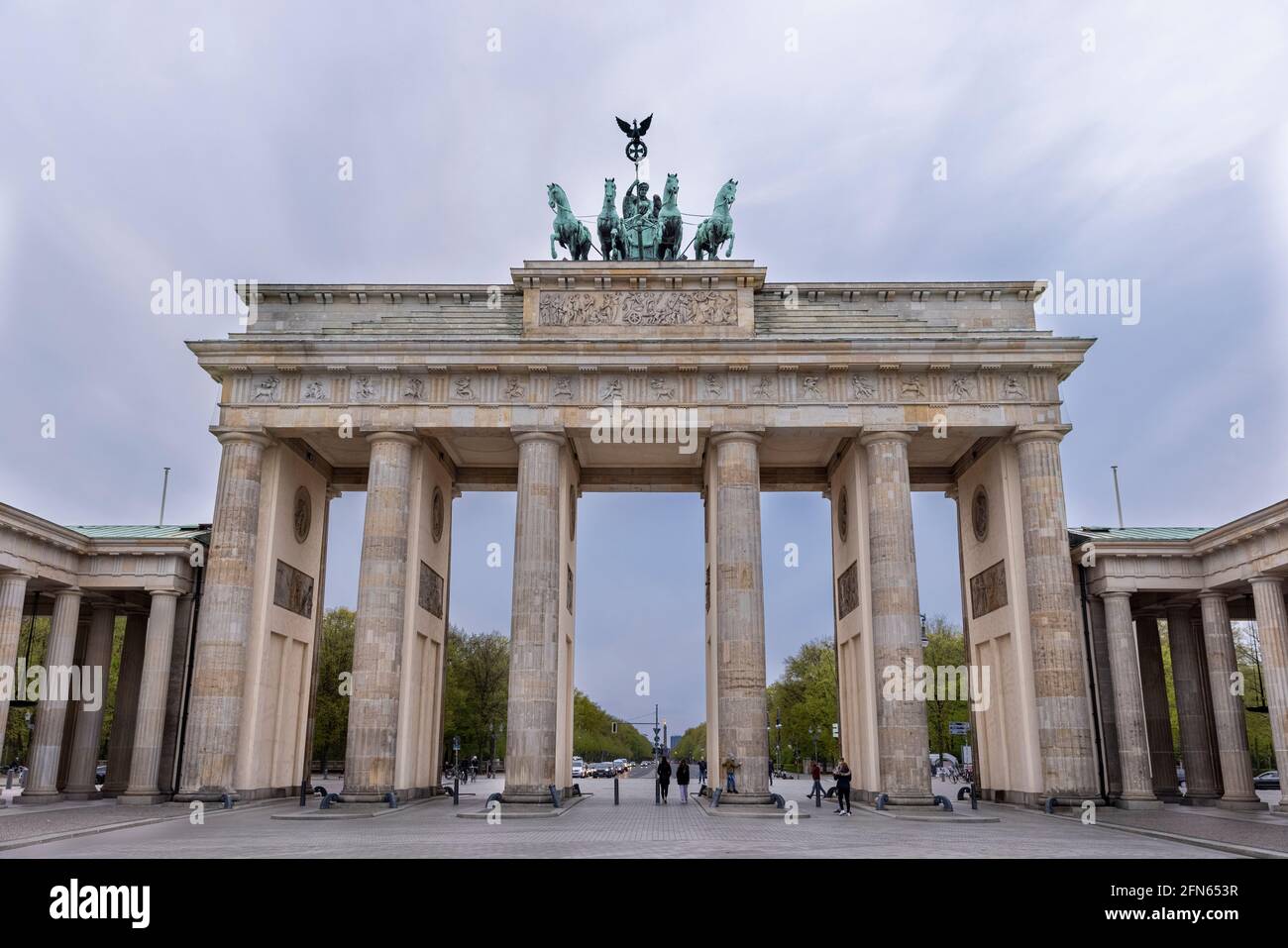 Das Brandenburger Tor ist eines der berühmtesten Wahrzeichen der deutschen Hauptstadt Berlin. Stockfoto