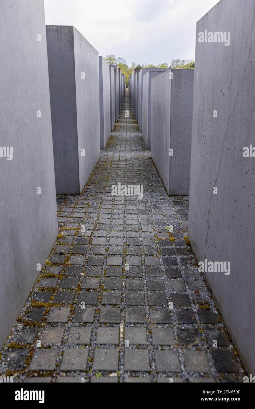 Das Denkmal für die ermordeten Juden Europas ist eines von vielen Reisezielen in der deutschen Hauptstadt Berlin. Stockfoto Das Denkmal für die ermordeten Juden Europas ist eines von vielen Reisezielen in der deutschen Hauptstadt Berlin. Stockfoto