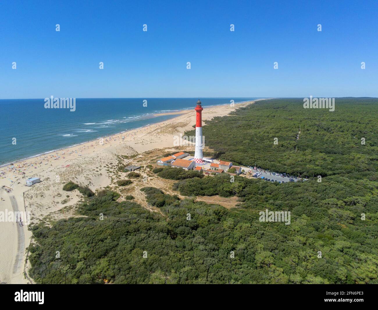 Frankreich, Charente Maritime, La Tremblade, Leuchtturm La Coubre, Charente Maritime (Luftaufnahme) Stockfoto