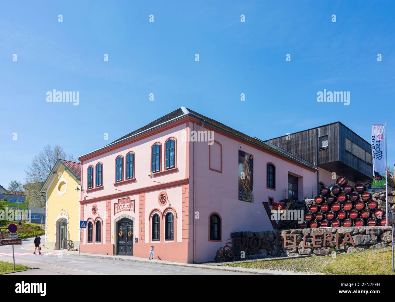 OED-Oehling: Destillerie Mostelleria – Destillerie Farthofer in einem barocken Kellerhaus in Mostviertel, Niederösterreich, Niederösterreich, Österreich Stockfoto