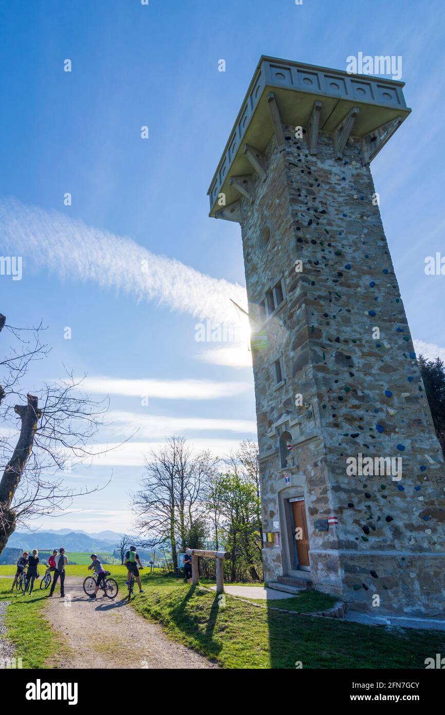 Weistrach: Plattenberg, Aussichtsturm Kaiserin Elisabeth Turm, Radfahrer in Mostviertel, Niederösterreich, Niederösterreich, Österreich Stockfoto