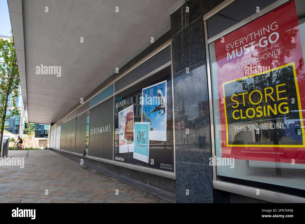 Debenhams Kaufhäuser, die am Samstag, 15. Mai 2021, geschlossen werden. Sheffield City Centre, das derzeit saniert wird, aber bereits mehrere Kaufhäuser geschlossen hat. Viele befinden sich seit vielen Jahren im Stadtzentrum. Nämlich John Lewis (Formely Cole Brothers), Debenhams, Atkinsons und TJ Hugh. Stockfoto