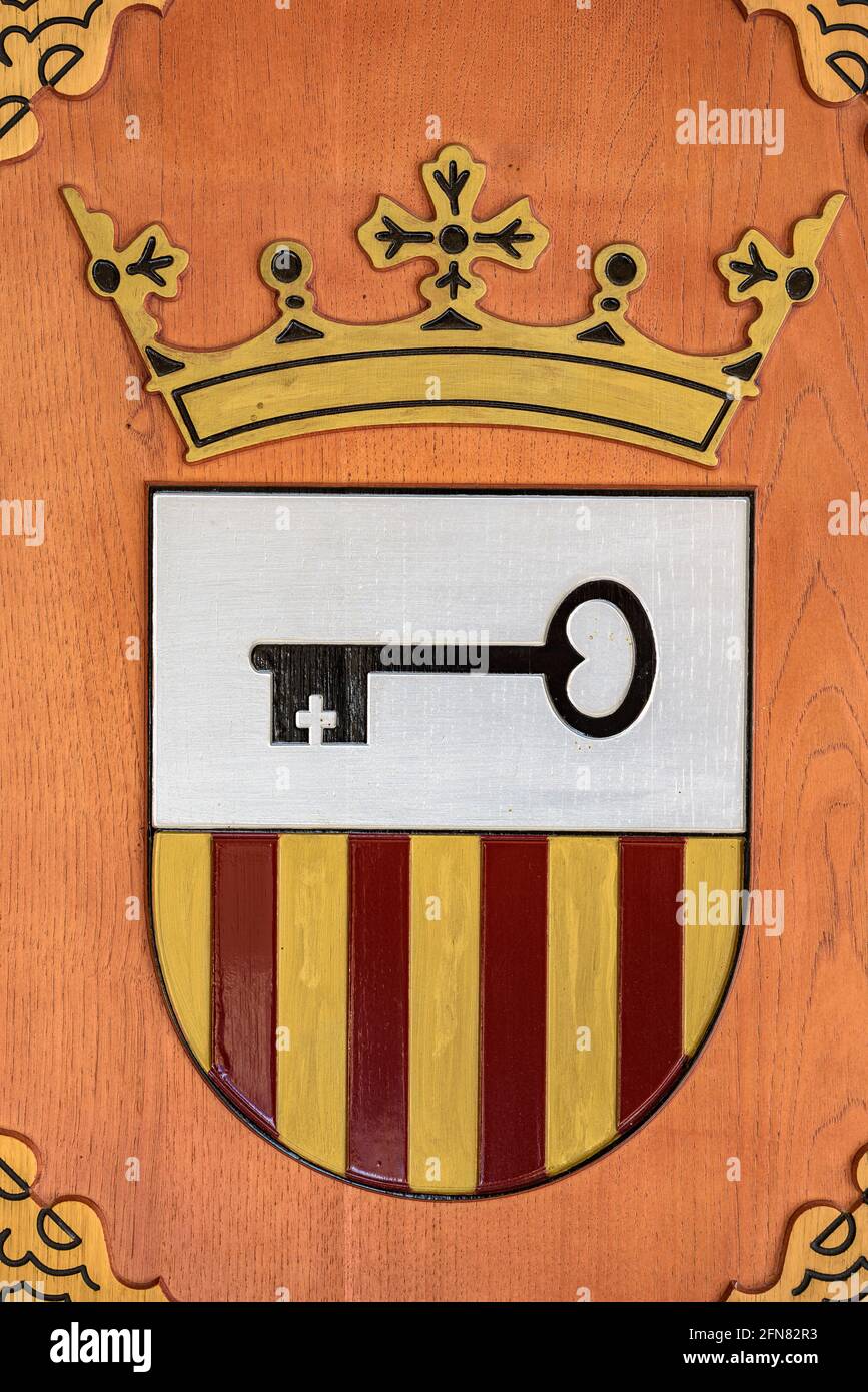 Archiu Istoric Generau d’Aran Gebäude. Schild des Conselh Generau d'Aran (Aran-Tal, Katalonien, Spanien, Pyrenäen) Stockfoto