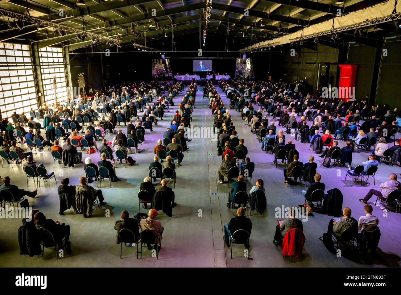 Braunschweig, Deutschland. Mai 2021. Mitglieder der AfD nehmen an einer speziellen Parteikonferenz der AfD Niedersachsen Teil. Quelle: Moritz Frankenberg/dpa/Alamy Live News Stockfoto