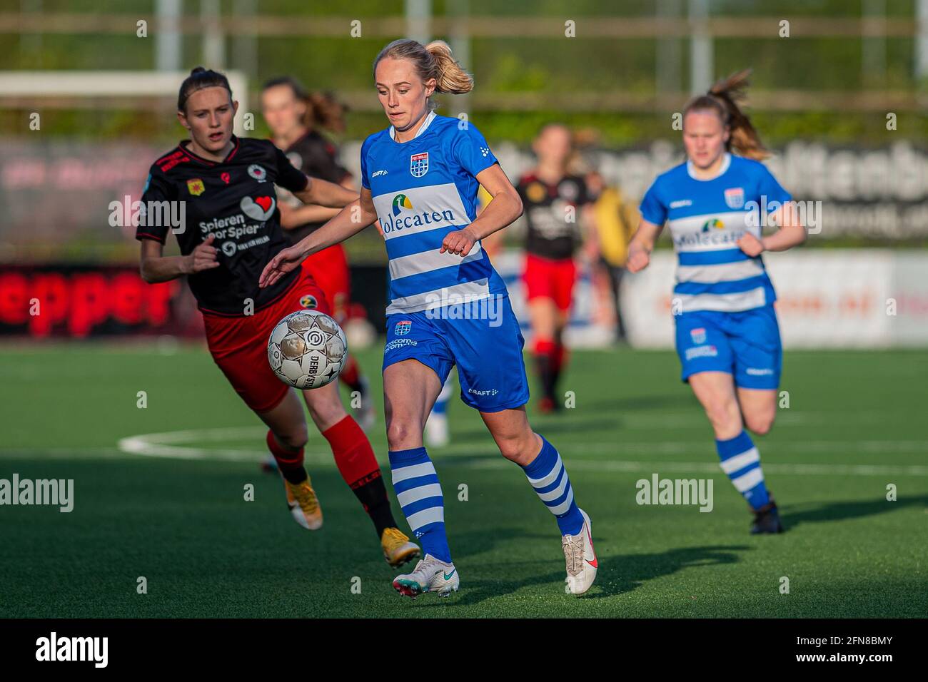 ZWOLLE, NIEDERLANDE - MAI 14: Cheyenne van den Goorbergh von PEC Zwolle beim Dutch Womens Eredivisie-Spiel zwischen PEC Zwolle und Excelsior at Sp Stockfoto