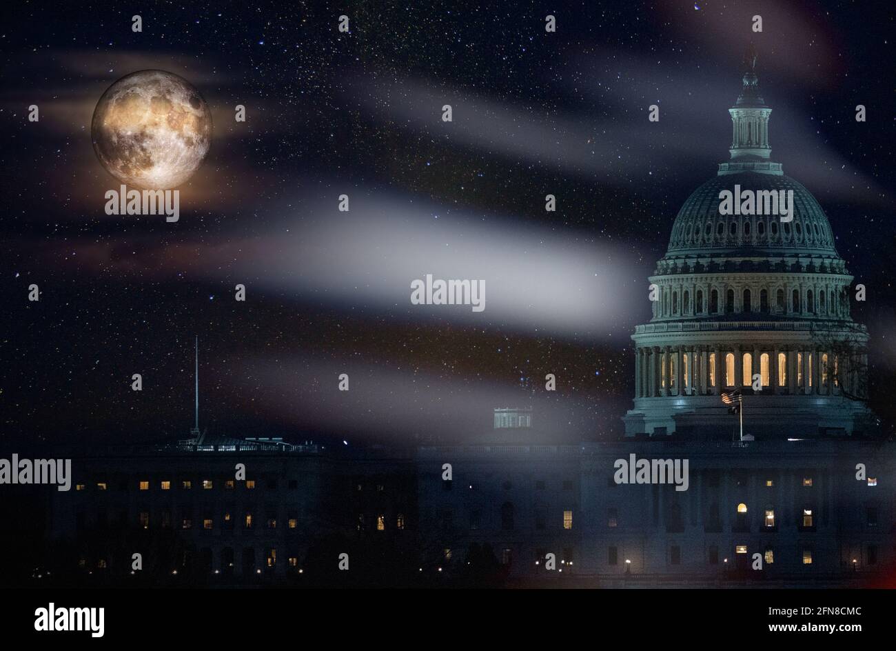 United State Capitol Gebäude im Licht des Vollmondes in einem sternenklaren Nachthimmel. Elemente dieses Bildes, die von der NASA eingerichtet wurden. Stockfoto