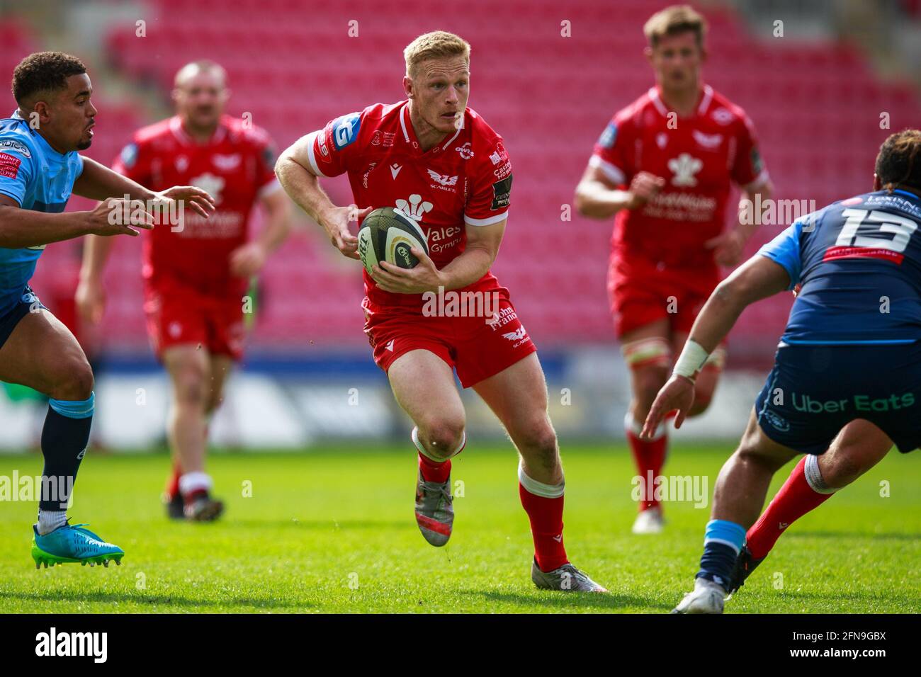 Llanelli, Großbritannien. 15. Mai 2021. Scarlets Flügelspieler Johnny McNicholl während des Scarlets gegen Cardiff Blues PRO14 Rainbow Cup Rugby Match. Kredit: Gruffydd Thomas/Alamy Live Nachrichten Stockfoto