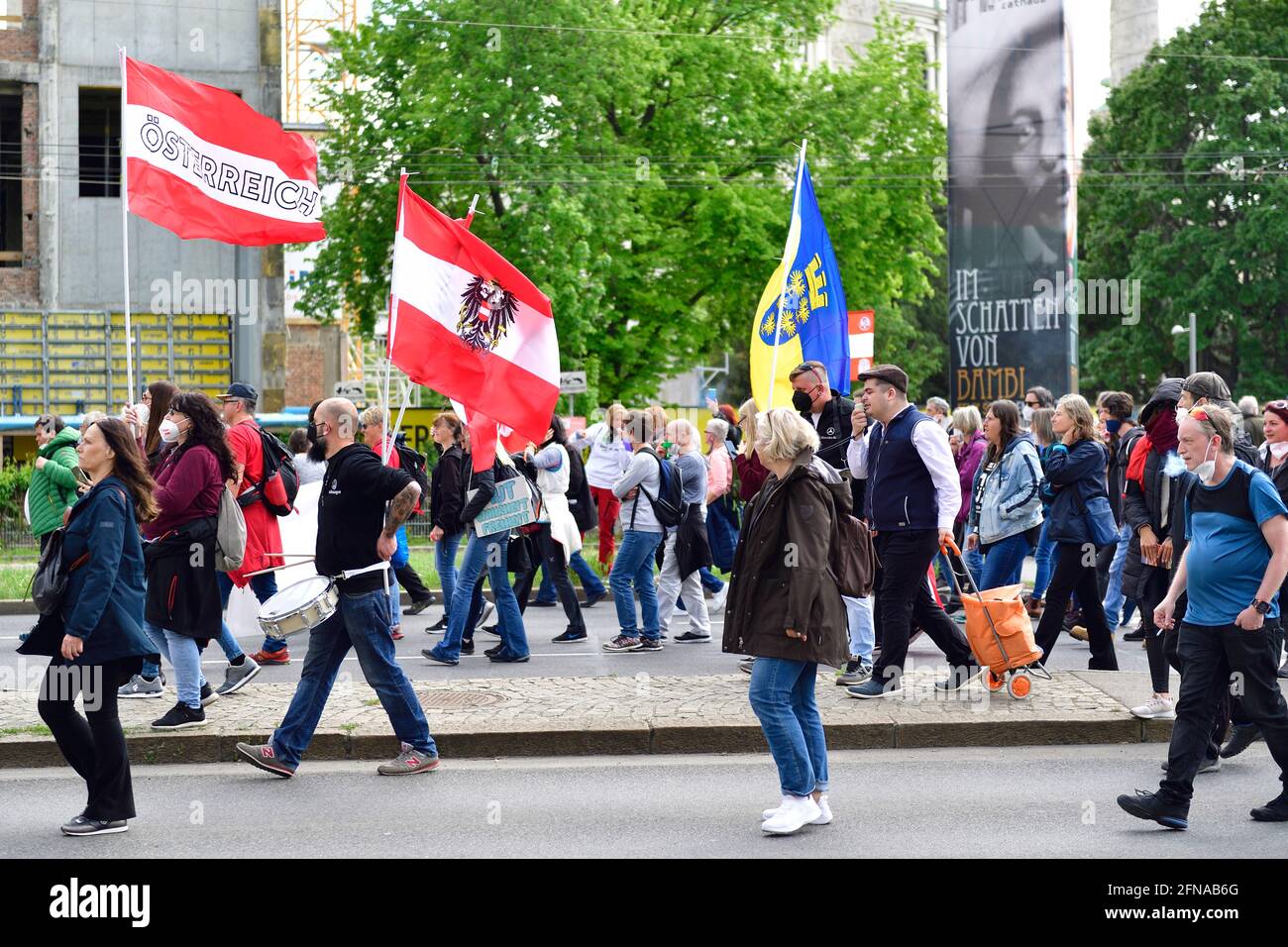 Wien, Österreich. Mai 2021. Für den heutigen Tag wurden 40 Treffen registriert, darunter Kundgebungen gegen CoV-Maßnahmen. Eine nicht genehmigte Anti-Corona- und Anti-Regierungs-Demonstration in Wien im Stadtzentrum. Stockfoto