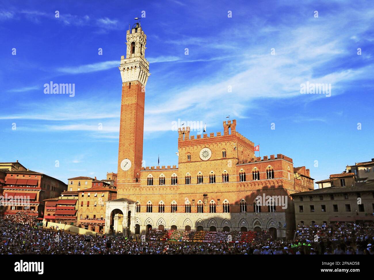 Stadt Siena. Toskana. Italien. 06/30/2016. Place du champ und öffentlicher Palast, lebhafter Ort im Zentrum der historischen Stadt. Stockfoto