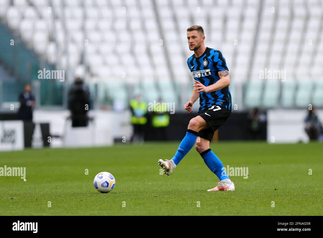 Milan Skriniar vom FC Internazionale während des Spiels zwischen dem FC Juventus und dem FC Internazionale im Allianz Stadium am 15. Mai 2021 in Turin, Italien. Stockfoto