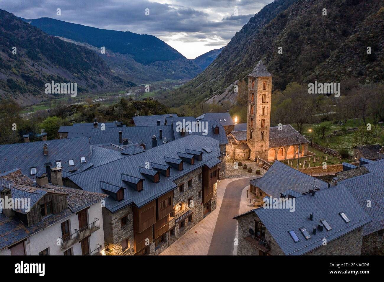 Kirche Santa Eulàlia, im Dorf Erill la Vall, Vall Boí, Lleida, Katalonien, Spanien Stockfoto