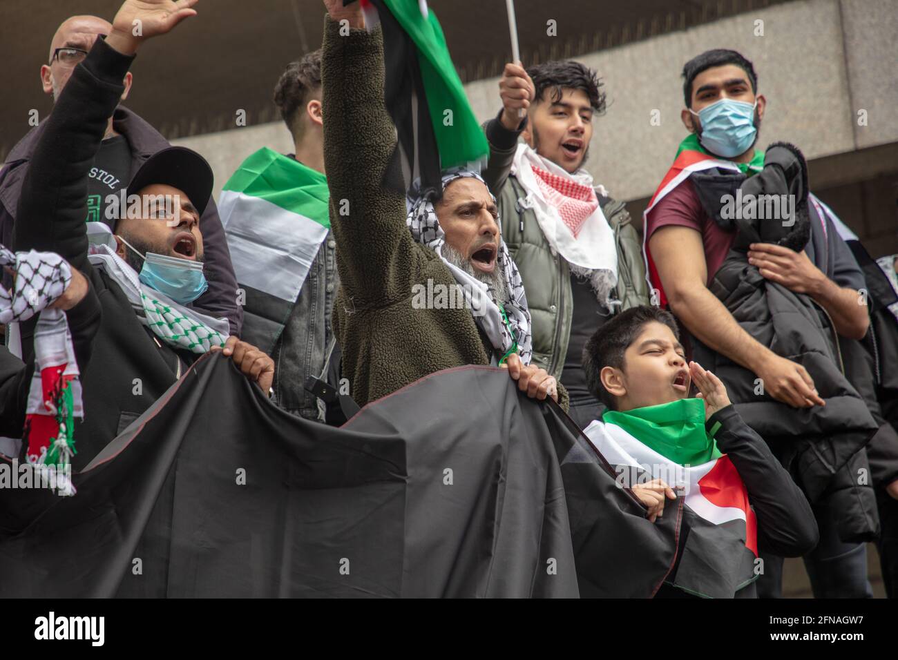 London, Großbritannien. Mai 2021. Demonstranten, die an einer Anti-Israel-Demonstration in London teilnehmen. Quelle: Joe Kuis /Alamy News Stockfoto