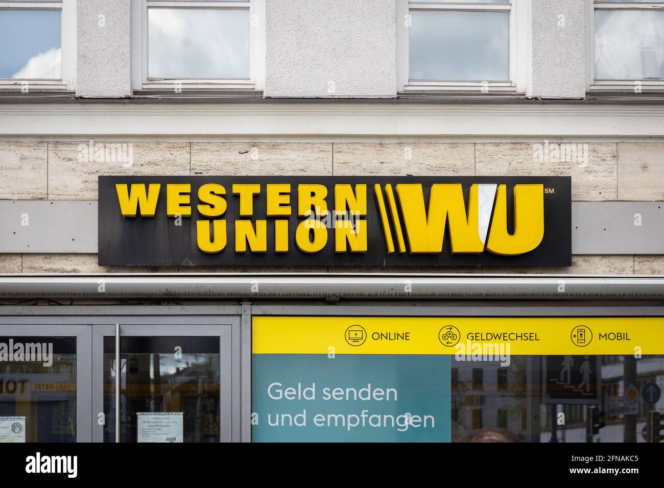 WESTERN Union Store-Schild im Stadtzentrum von München Stockfoto