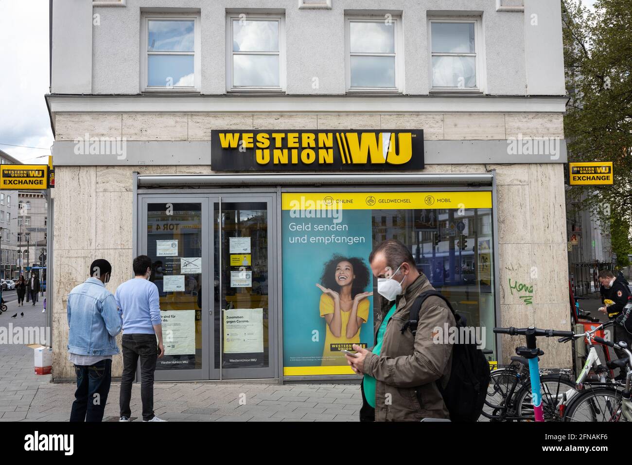 WESTERN Union Store-Schild im Stadtzentrum von München Stockfoto