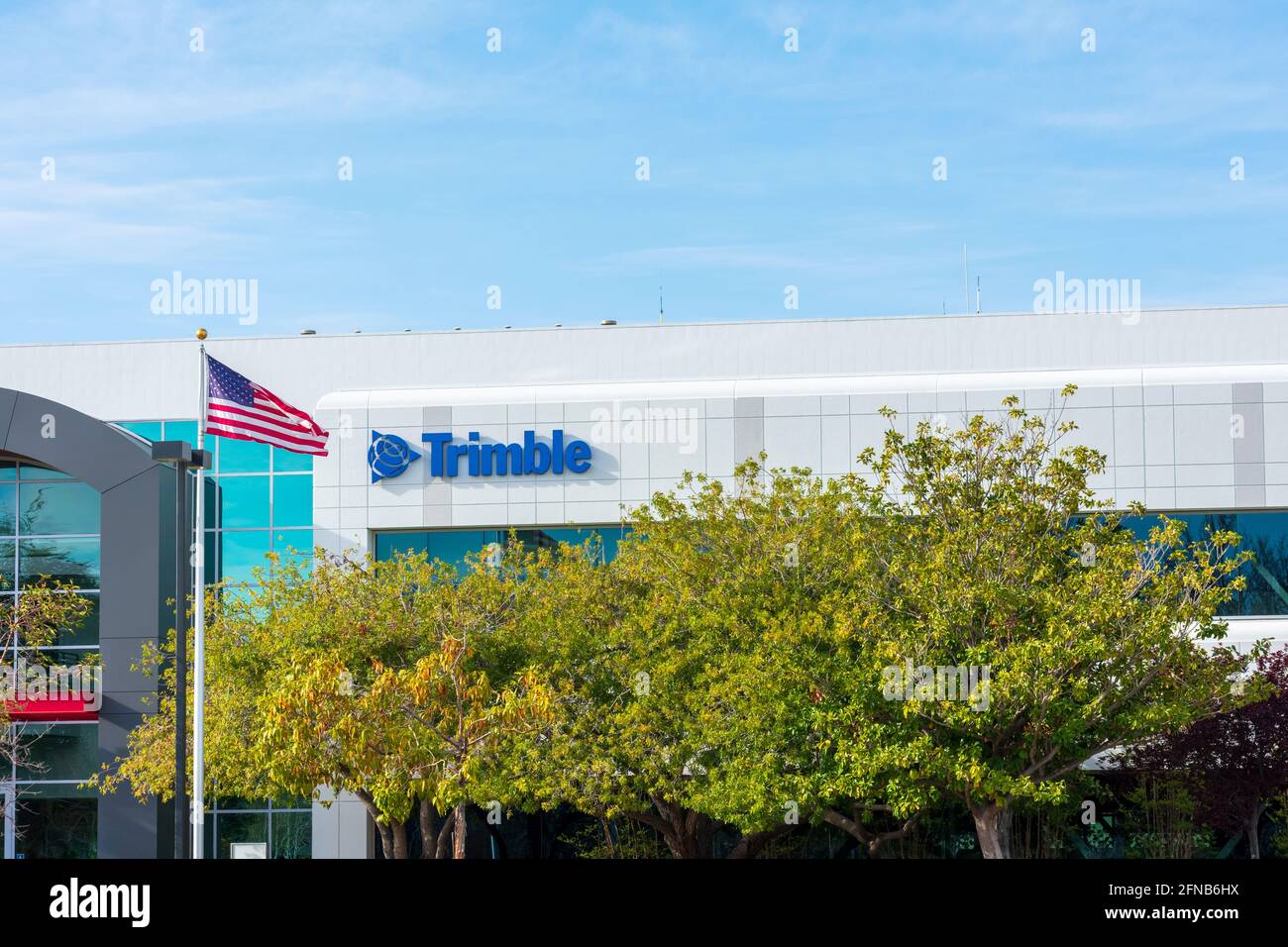 Trimble-Schild am Hauptsitz. Trimble entwickelt Positioniertechnologielösungen für Vermessung, Bau, Landwirtschaft, öffentliche Sicherheit und Kartierung von pu Stockfoto