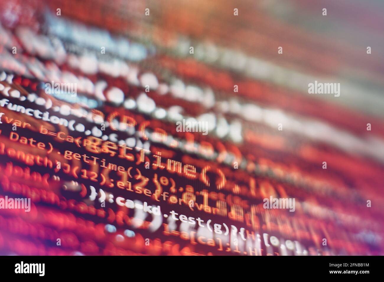 Einfache Website HTML-Code mit bunten Tags in Browser-Ansicht auf dunklem Hintergrund Stockfoto