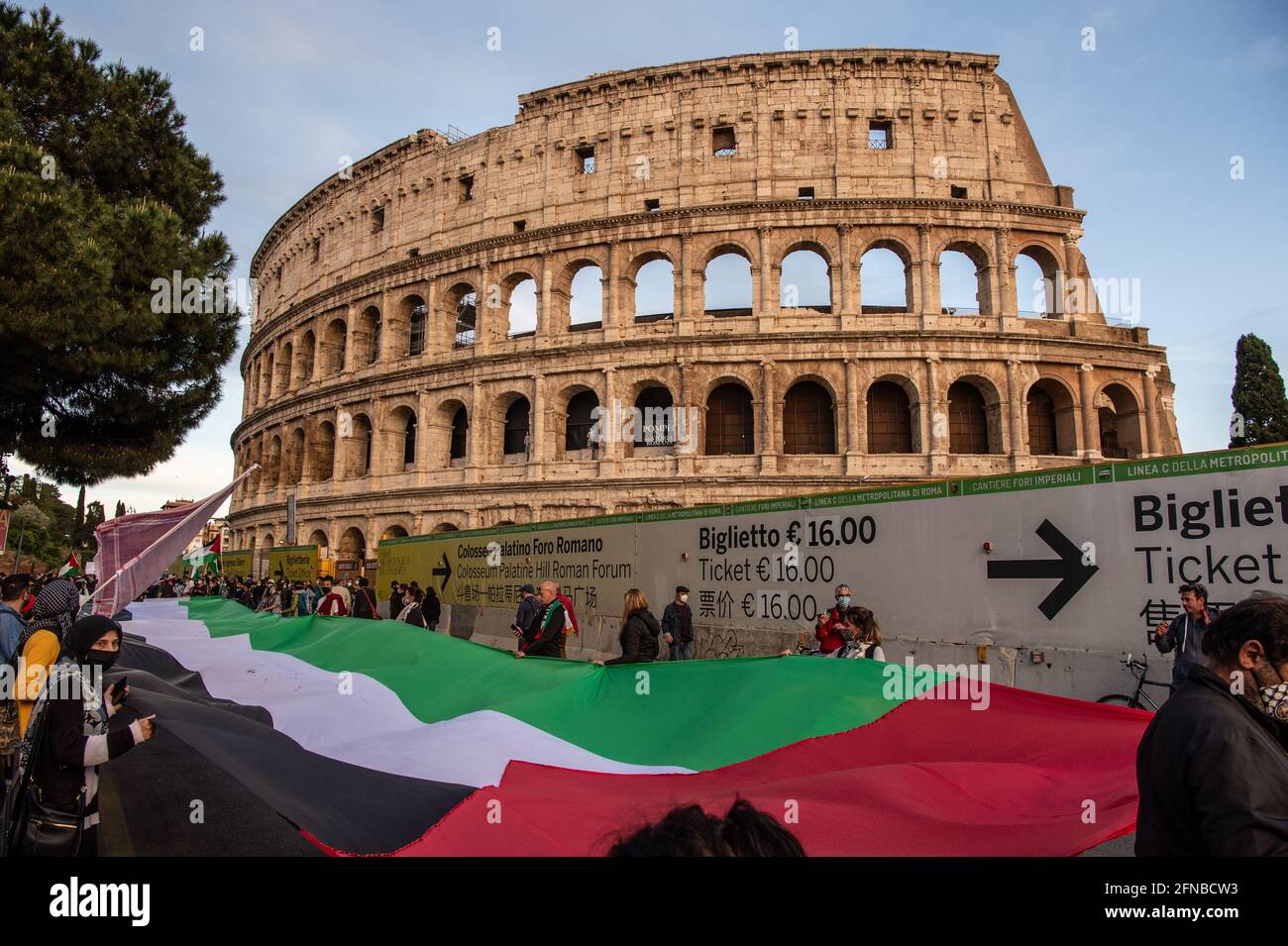 Demonstration der Unterstützung des palästinensischen Volkes während des israelischen Angriffs auf den Gazastreifen. Rom, Italien, 15. Mai 2021 Stockfoto