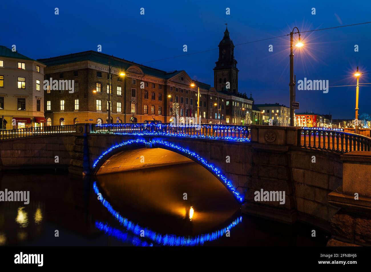 Beleuchtete Brücke in Göteborg Stockfoto